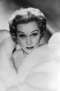 法国金发明星,揭秘时尚界的璀璨明珠