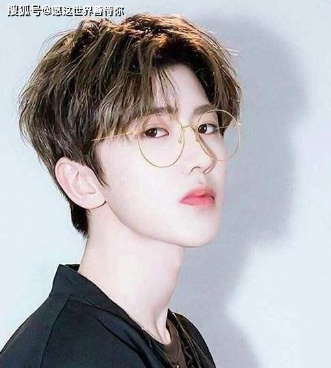 dl明星周边定制,个性潮流，专属你的明星风采