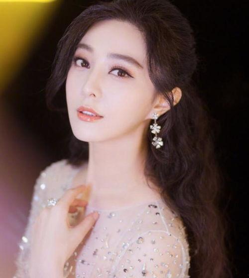 美丽的明星图片,揭秘明星风采瞬间