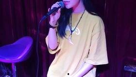 日文名的中国网红歌手,魅力四射的歌声，跨越国界的音乐传奇