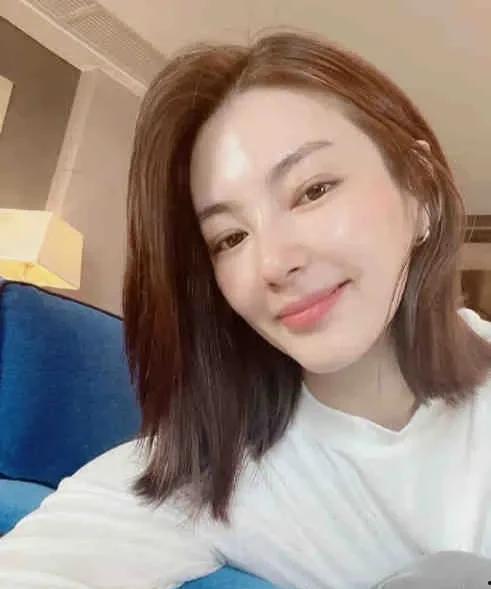 明星娱乐吃瓜直播间是真的吗,真相还是炒作?